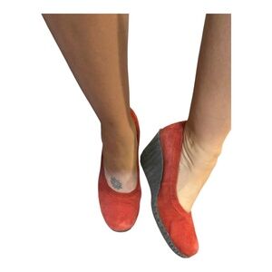 MAG red suede wedge heels. Retro inspired. Sz 37